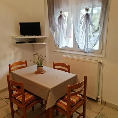 Appartamento 4 *