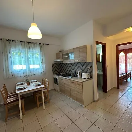 4 Apartment *