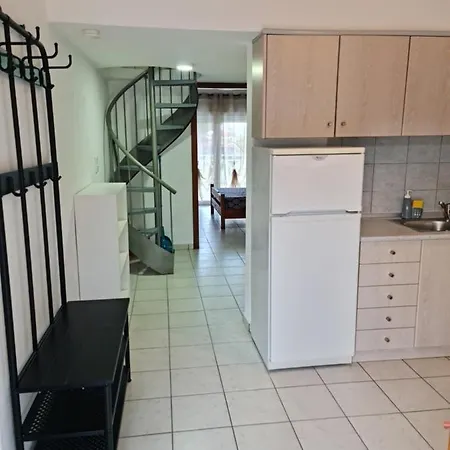 Apartment 4 *