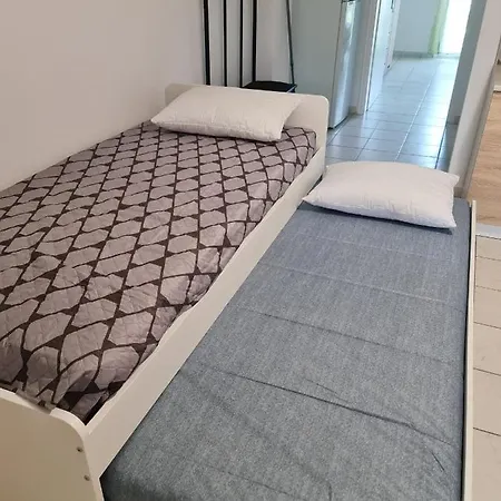 4 Apartment *