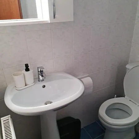 4 Apartment *