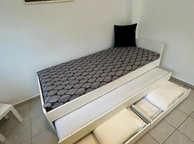 Apartamento 4 *