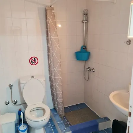 Apartament 4 *