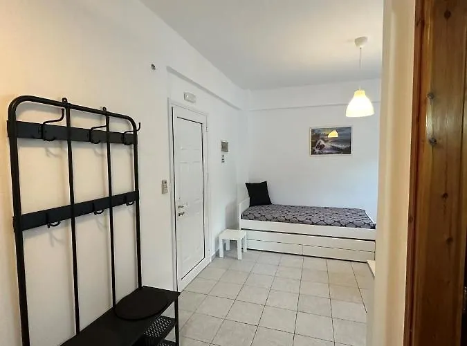 Apartment 4 *